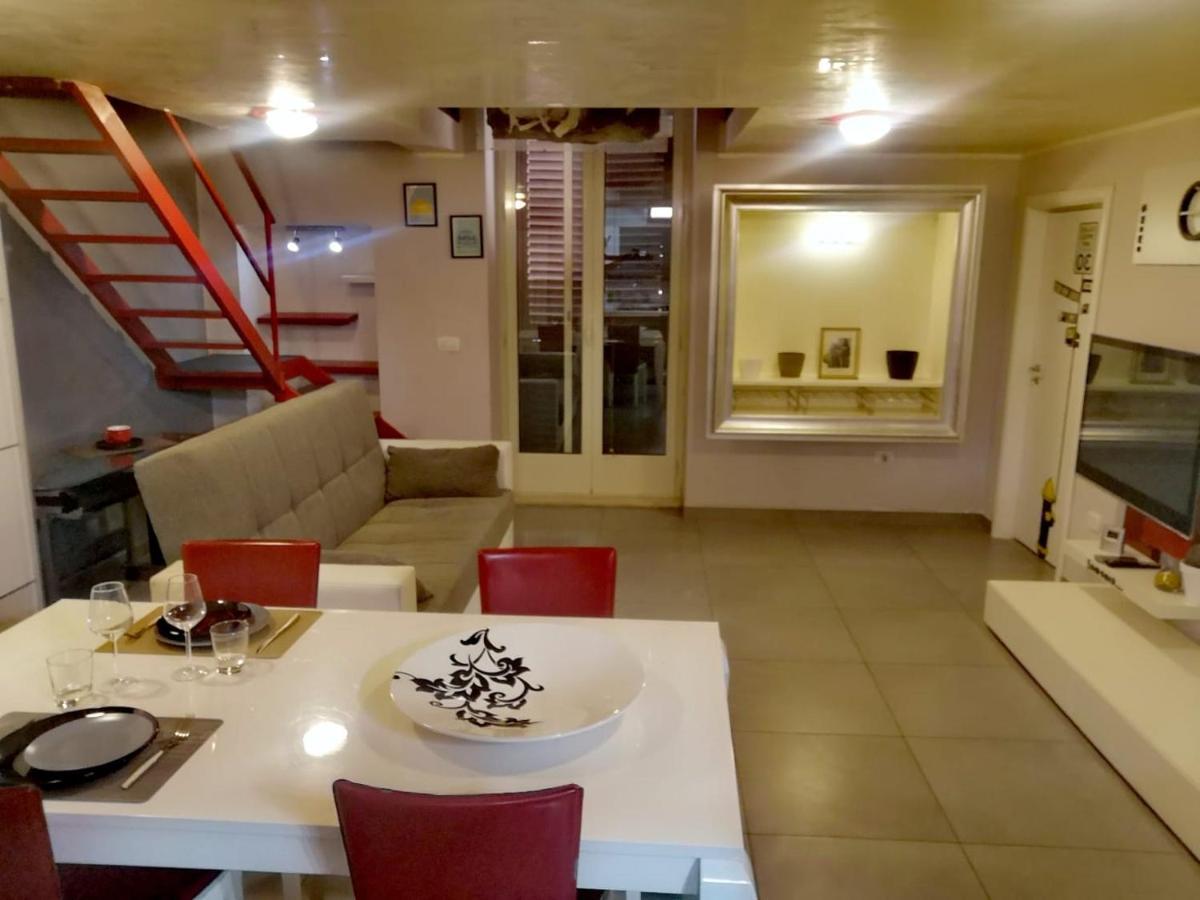 Metro Casa Vacanze Brindisi Exterior foto